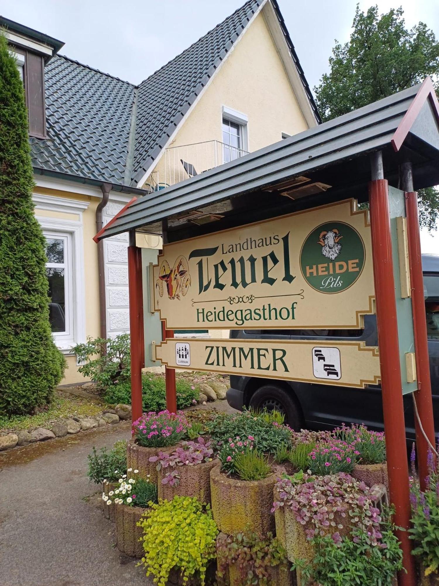 Landhaus Tewel Hotel Mit Restaurant Exterior photo